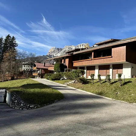 Casa Funivia, Immersa Nel E Vicina Al Centro Di Cortina *