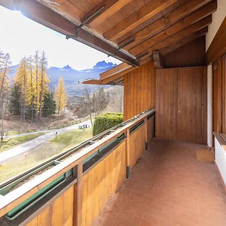 Casa Funivia, Immersa Nel E Vicina Al Centro Di Cortina 코르티나 담페조